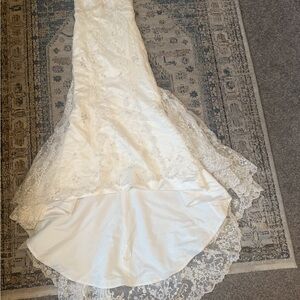 Chic Backless Lace Gown - Cream